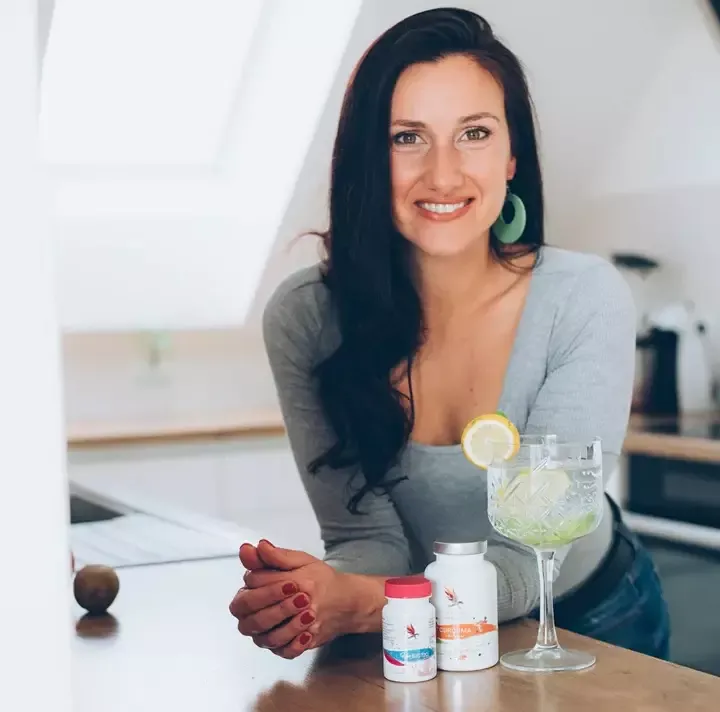 Carnium Botanicals Vegan Collagen Booster kapszula doboza a tesztelés előtt