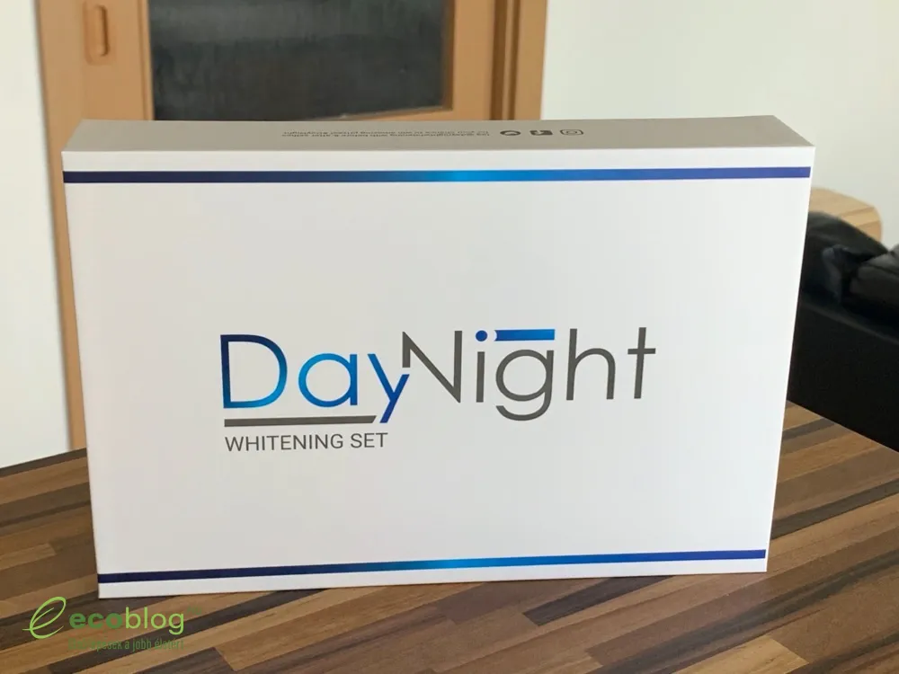 A komplett Day Night fehérítő szett kibontva a teszt előtt